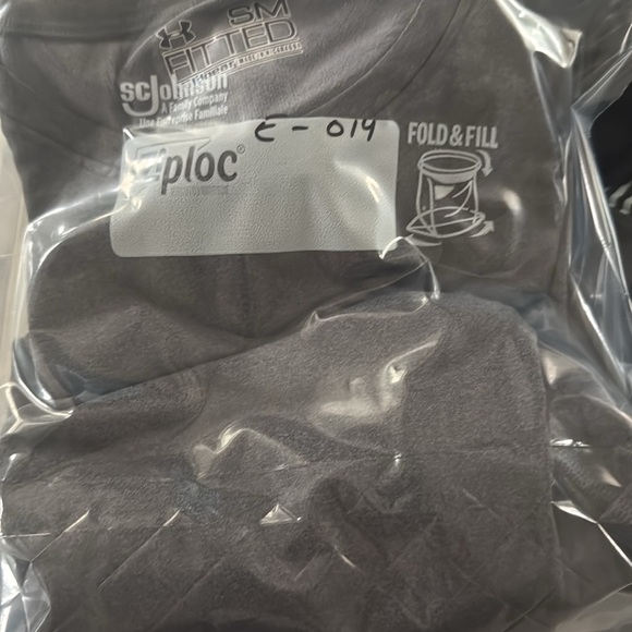 Under Armour Coldgear Women’s Athletic Crewneck Long Sleeve Top Grey EUC Size:SM - Picture 11 of 11